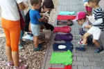 Jsme chemici :-) děláme si indiánsko-sluníčková trička