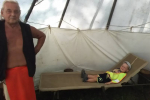 Vyzkoušeli jsme si lóže v tee-pee